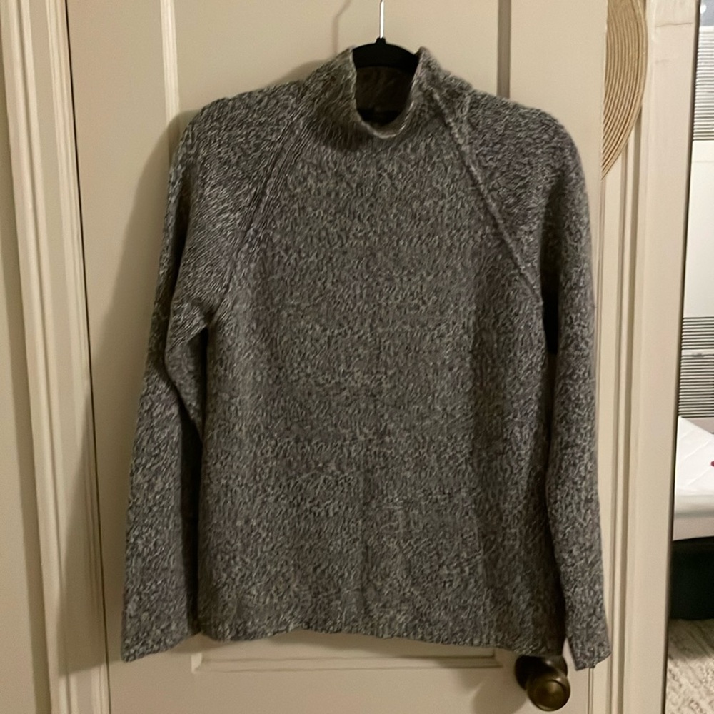 Folio NY Saks 5th Avenue cashmere raglan sweater